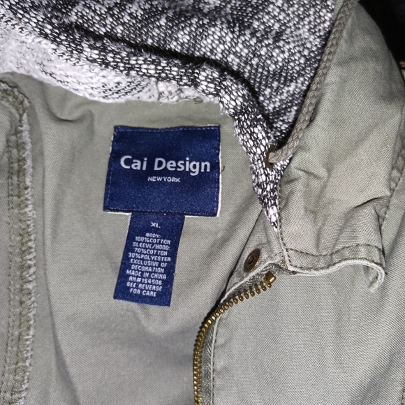 Cute hooded Jacket with multiple pockets - Picture 6 of 8